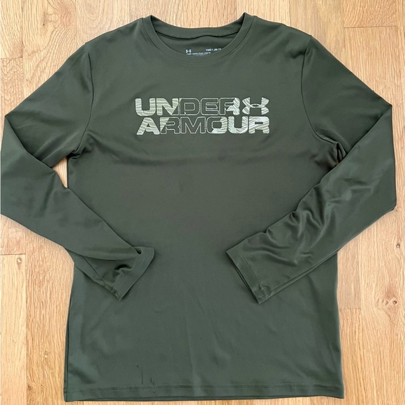 Boys Under Armour Bundle 🏕️ - Picture 2 of 5